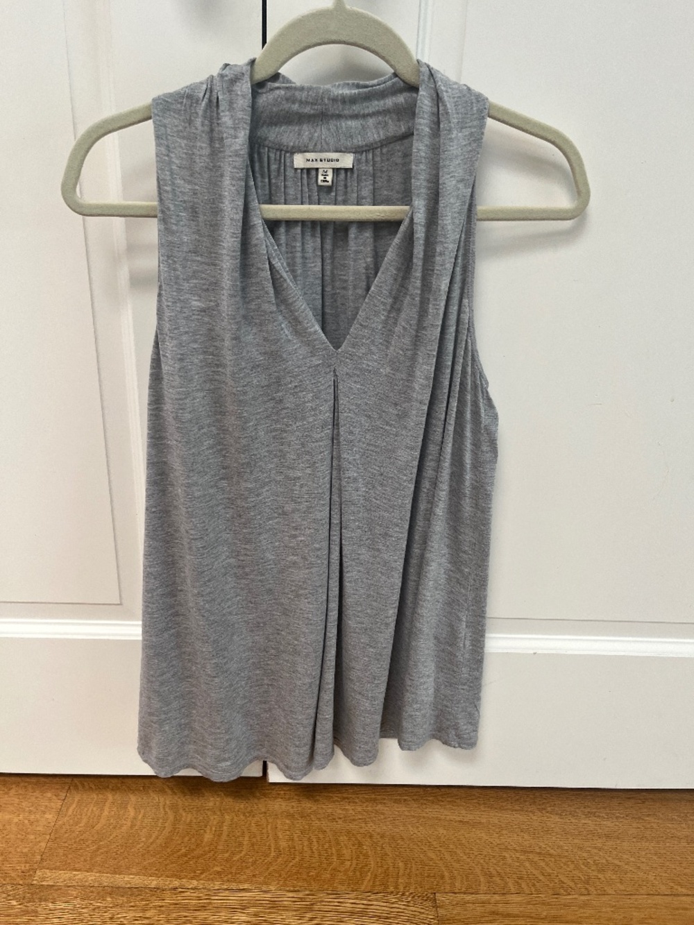 Max Studio, tissue weight cotton, sleeveless top. Vee neck, shawl collar. M